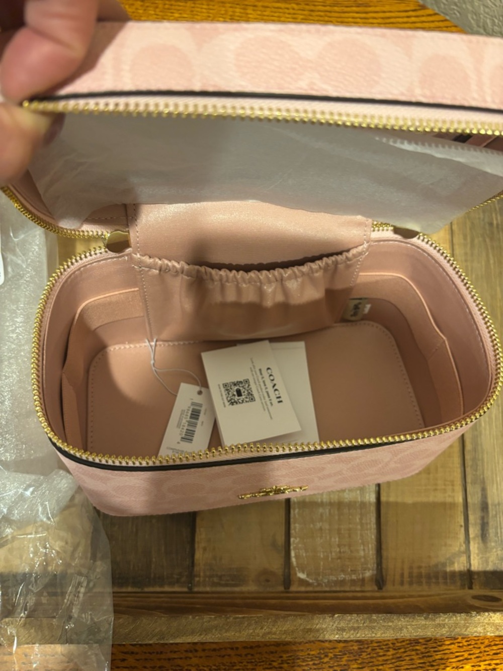 NWT 2026 Coach Cosmetic Case In Signature Canvas | Gold/Powder Pink CEA56 - Picture 9 of 10